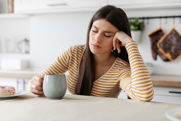 更年期の疲れやすさには理由があった…50歳以降、知らぬうちに体内では「代謝の要」が減っている！ズバリ対策方法は 画像