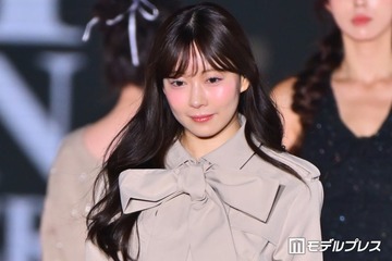 渡辺美優紀、秋っぽミニ丈ワンピ×ニーハイブーツで美脚スラリ「悶絶級の可愛さ」「真似したい」と反響【関コレ2026A/W】 画像