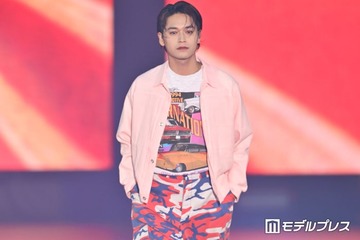 朝ドラ「らんまん」で話題の俳優、幼少期の写真公開「ずっとイケメン」「首絞めてるみたい（笑）」の声 画像