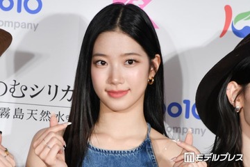 LE SSERAFIMカズハ、横浜中華街に降臨 路上ショットに「立ち姿が美しすぎる」「普通にいるのビックリ」の声 画像