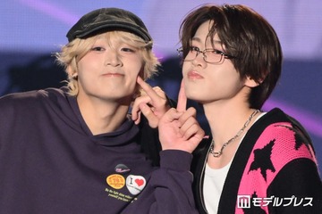 DXTEEN大久保波留＆田中笑太郎、あざとい“ほっぺツン”で沸かす トレンド感溢れるY2Kコーデ【TGC松山2026】 画像