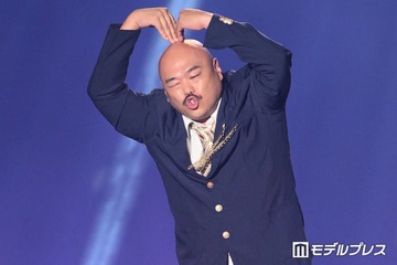 クロちゃん、止まることないファンサに悲鳴？「今日は新しい彼女を見つけに来ました」元恋人・リチへの163万円の指輪は新しい恋人に【TGC松山2026】 画像
