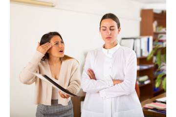 「偉そう」「怒ってる？」よかれと思った行動が誤解を招く…⁉ 5000人を見てきた専門家が語る「評価されない人」の共通点 画像
