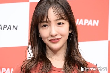 板野友美、美脚輝くミニスカ制服姿に絶賛の声「平成感最高」「学校のマドンナ」 画像