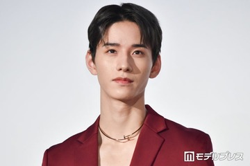 JO1佐藤景瑚、肉体美際立つタンクトップ姿「努力の賜物ですね」「二の腕の太さがすごい」 画像