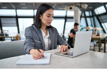 「出世しない社会人」がやりがちな行動とは？ 具体例と理由に迫る 画像