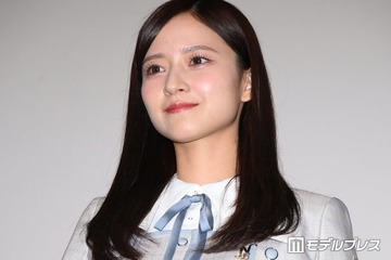 乃木坂46金川紗耶、肩出し純白ワンピ姿公開「ウエディングドレスみたい」「笑顔全開で可愛い」とファン絶賛 画像
