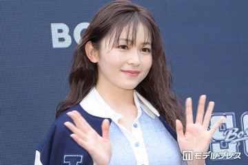 久間田琳加、サンセバスチャンで胸元ざっくりワンピース姿公開「映えてる」「スタイル良い」の声 画像