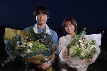 SixTONES松村北斗＆岡崎紗絵、揃ってクランクアップ「周りからいただく評判がすごく良くて」「お松（松村）にもすごく支えてもらい」【告白－25年目の秘密－】 画像