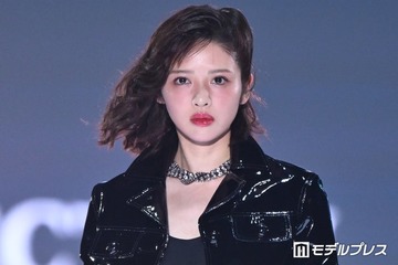 FRUITS ZIPPER鎮西寿々歌、トップバッターで「TGC」開幕 ブラックスタイルで雰囲気ガラリ【TGC2026A/W】 画像
