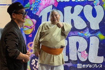 「VIVANT」富栄ドラム、TGC出演後にサプライズのミート＆グリート ファン殺到も汗だく笑顔の“神対応”【TGC2026A/W】 画像
