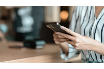 「40代で不倫している女性」ってこんなタイプ！略奪がやめられない彼女たちの特徴とは 画像