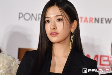 IVEユジン、ヘソ出しショーパン秋コーデで美脚スラリ「努力の賜物」「等身バランス神」と反響 画像