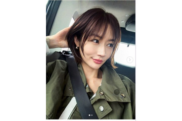宮崎麗果「ともかくオーバーサイズで買うことがコツ」息子とのお揃いコーデ公開「素敵な親子」「センス良すぎる」の声 画像