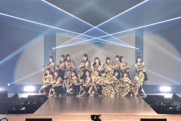 乃木坂46、アーティストライブトップバッターで3曲披露 ファンに急接近＆テープ舞う華やかステージ【ガルアワ2026A/W】 画像