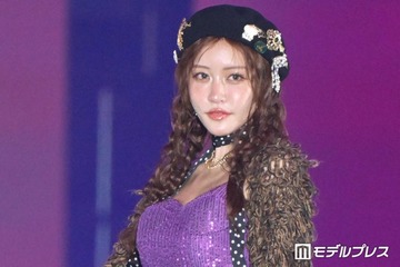 王林、スパンコールビスチェで美ウエスト際立つ 個性派コーデに「さすがの着こなし」「スタイル良すぎ」の声【ガルアワ2026A/W】 画像