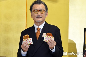 吉田鋼太郎、ファミチキ20周年“成人式”で祝辞 自身出演の新CMに「いい芝居する」と自画自賛 画像