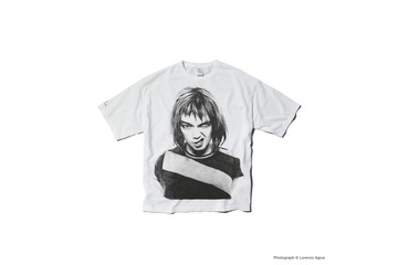 90年代に撮影されたBjorkのアーカイブフォトがTシャツに。Behind the Scenes(R)がLorenzo Agiusとコラボ 画像