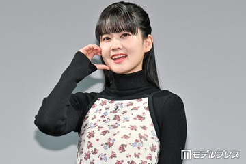 「ラブライブ！」AiScReam声優・大西亜玖璃、美脚際立つミニスカ制服風衣装ショットに絶賛の声「頭身バランスが神」「スタイルレベチ」 画像