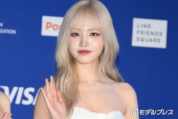 IVEリズ、ショーパンから美脚スラリ 街中ショットに反響「規格外の美しさ」「存在感がすごい」 画像