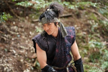 岩本照＆中川大志、“刀で会話”から“裸の付き合い”親交深めた経緯＆新たに知った一面明かす「意外でした」【「真田十勇士」インタビュー】 画像