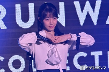 櫻坂46石森璃花、美腕際立つノースリディズニーコーデ披露「色白美肌に目を奪われる」「肩のラインが綺麗」と反響 画像