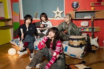 4ピースロックバンド・らそんぶる、新曲「恋じゃなくなっても」MV公開。楽曲の世界観を“花”で可視化 画像