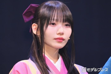 乃木坂46岡本姫奈、菅原咲月との美脚際立つ制服ショット披露「学園のマドンナ」「眼福すぎる」の声 画像