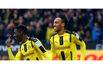 オーバメヤング、とんでもなく意味深なシャツを着る 画像