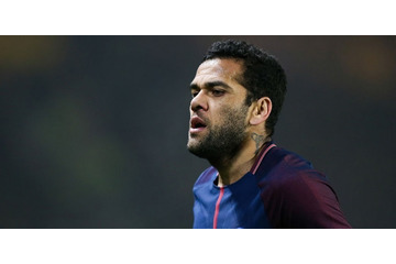 D・アウヴェスが離れ業！今季GK、DF、MF、FWの全ポジションを経験する 画像