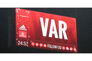 せっかくのVARなのに！ゴールの瞬間、映っていたのは… 画像