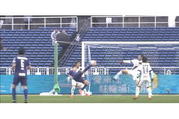 こりゃ珍しい！J2福岡、なんと2戦連続で「豪快バイシクル」を決める 画像