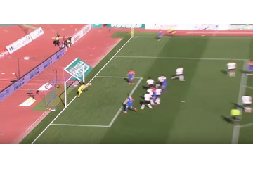 GK西川周作、浦和を救う！後半ATに見せた「神セーブ」がこれだ 画像