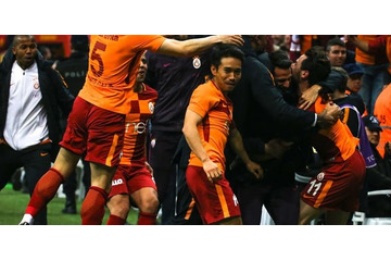 長友佑都、“興奮っぷり“がハンパじゃない！平愛梨も「見たことない」 画像