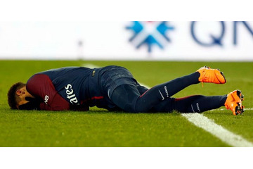 手術を終えたネイマール、ハマっている遊びって？ 画像