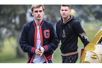 グリーズマンが私服で着てたジャケットがかわいい！値段がすごいぞ 画像