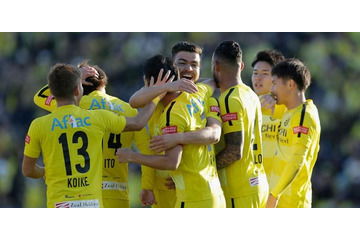 J1柏、スタジアム横で「夜桜ライトアップ」のユニーク企画！飲食も可 画像