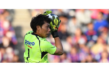 恐怖だったGK東口の負傷シーン、英国紙も「ホラー」と伝える 画像