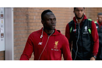 日本と戦うリヴァプールFWマネ、私服パーカーの値段がすごい 画像