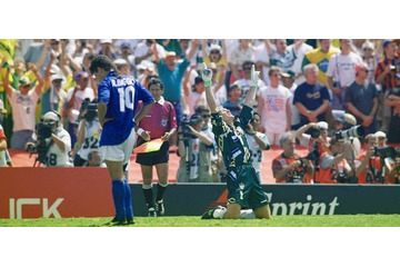 サッカー史における「決定的瞬間」をとらえた印象的な15枚の写真 画像