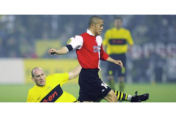 4大リーグ以外で、UEFA杯＆ELを制した6つチームたち 画像