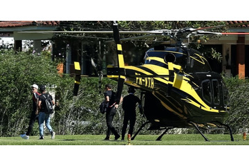 ネイマール、代表にヘリで“降臨”！「最新私服ファッション」はこんな感じ 画像