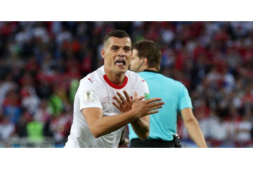 すごい話だ…W杯のスイス代表「鷲パフォ」の罰金、寄付が集まりまくる 画像