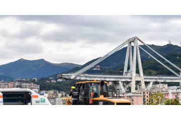 ジェノヴァの橋崩落事故…「ライバルクラブが肩を組む」イラストが話題に 画像