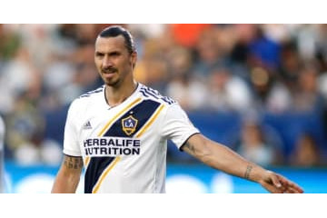 イブラヒモヴィッチ、「VAR」で認められた最新ゴールがこれだ！ 画像