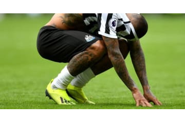 武藤の同僚、「短いソックスへの愛」を告白！ただし監督は笑う 画像