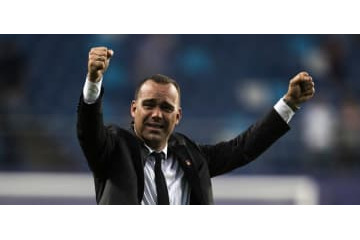 ベネズエラ代表の監督がすごい！GKなのにあの大国から得点を決めていた 画像