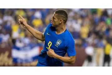 俺にはサッカーしかなかった！ブラジル代表FW、「落第ネタ」で笑いをとる 画像