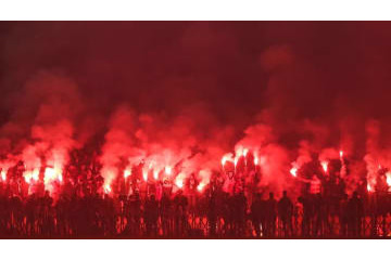 長友も驚嘆！ガラタサライ、公開練習に4万人が大集結！ヤバすぎる 画像