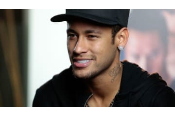 ネイマール、バロンドール授与式欠席で「ゲーム配信」する 画像